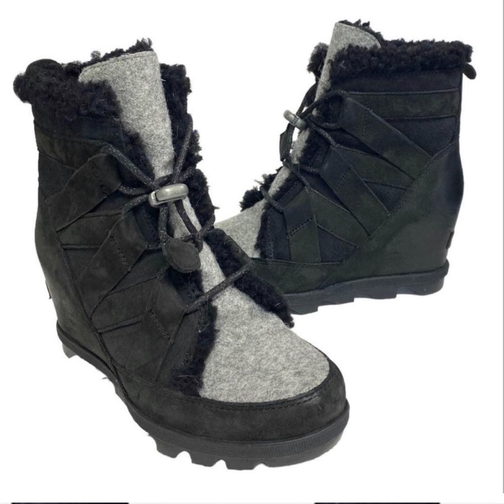 Sorel Joan of Arctic Wedge 2 boots size 8.5